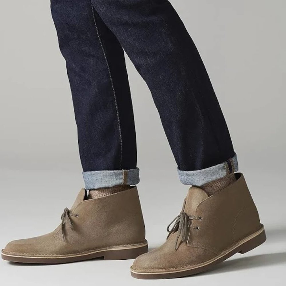 CLARKS Bushacre 2 Chukka Boot Size 9 Wide Taupe Distressed NEW IN BOX